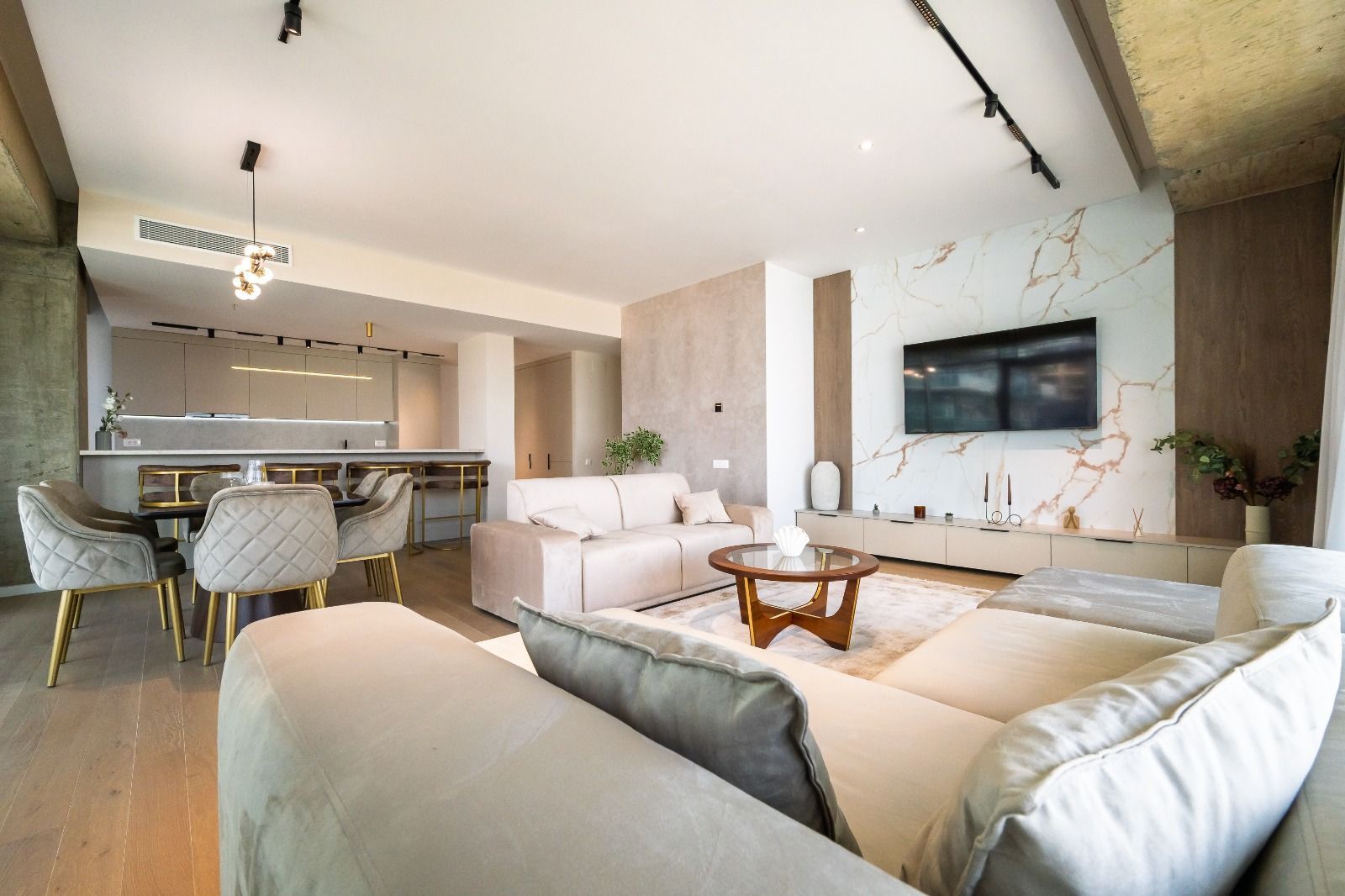 4-Room Apartment for Rent // Up-site // Parking Included // Spa - 8