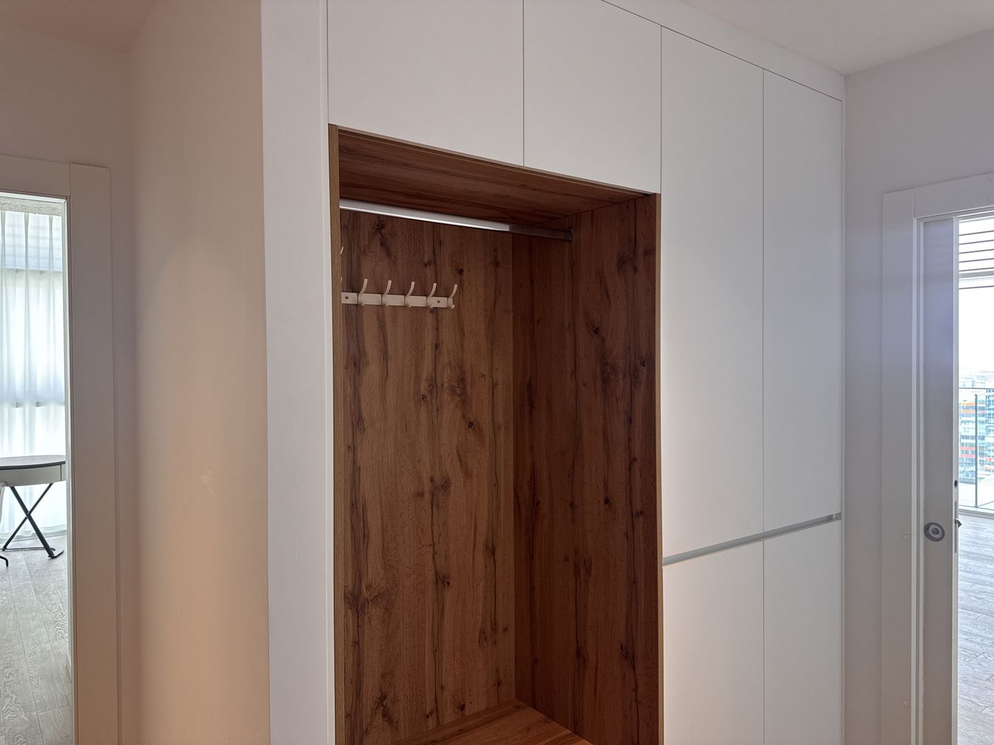 4-Room Apartment for Rent // Up-site // Parking Included // Spa