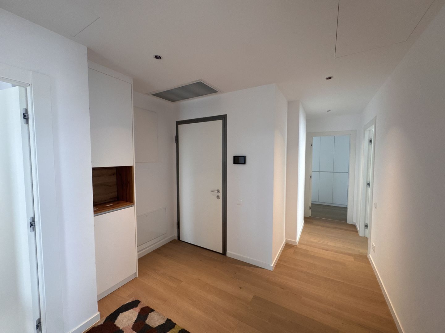 4-Room Apartment for Rent // Up-site // Parking Included // Spa - 8