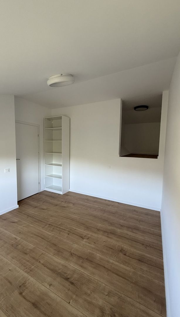 Casă  3 dormitoare de închiriat, grădină și piscină comună - 22
