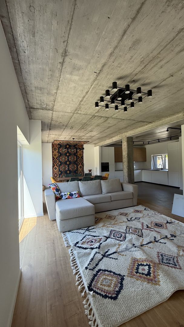 Casă  3 dormitoare de închiriat, grădină și piscină comună - 25
