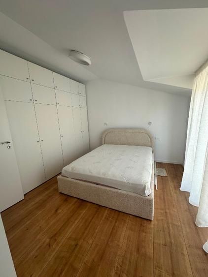 Casă  3 dormitoare de închiriat, grădină și piscină comună - 9