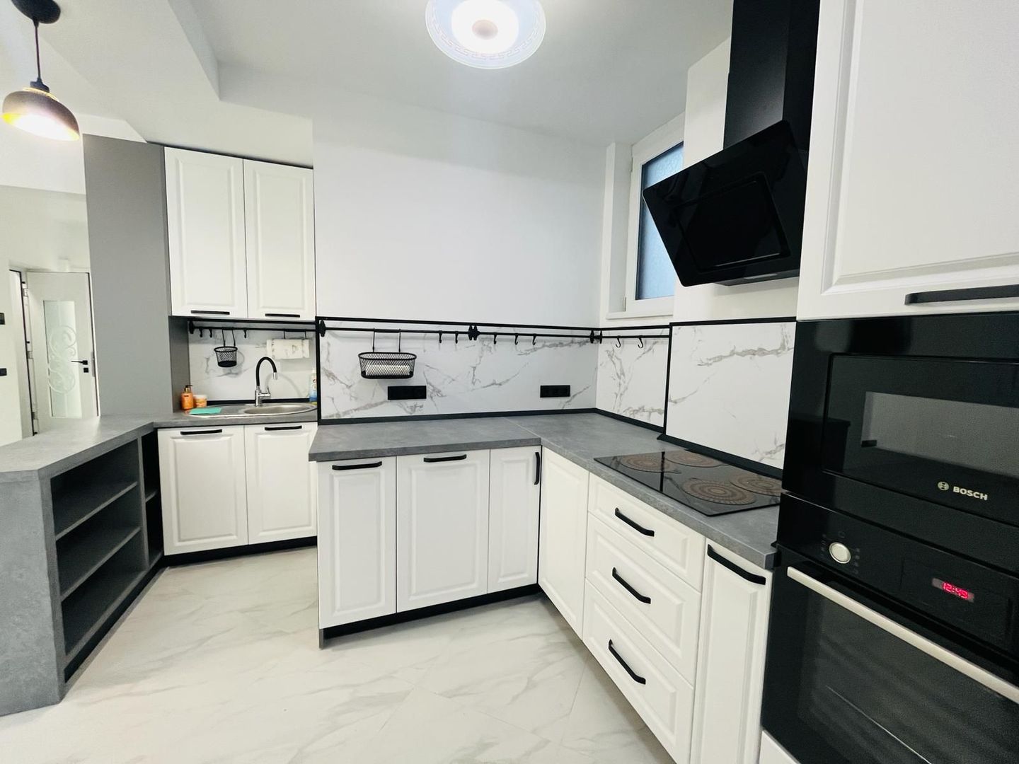 Duplex 5 camere ( Parter +Demisol) in Piata Romana - 1