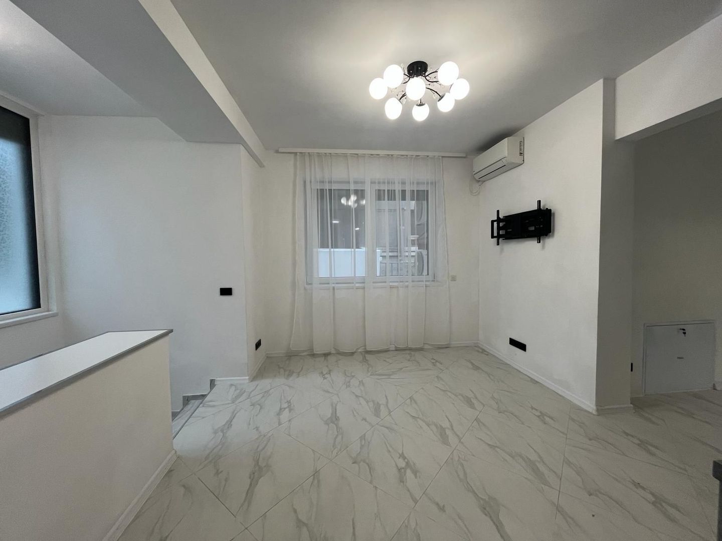Duplex 5 camere ( Parter +Demisol) in Piata Romana - 4