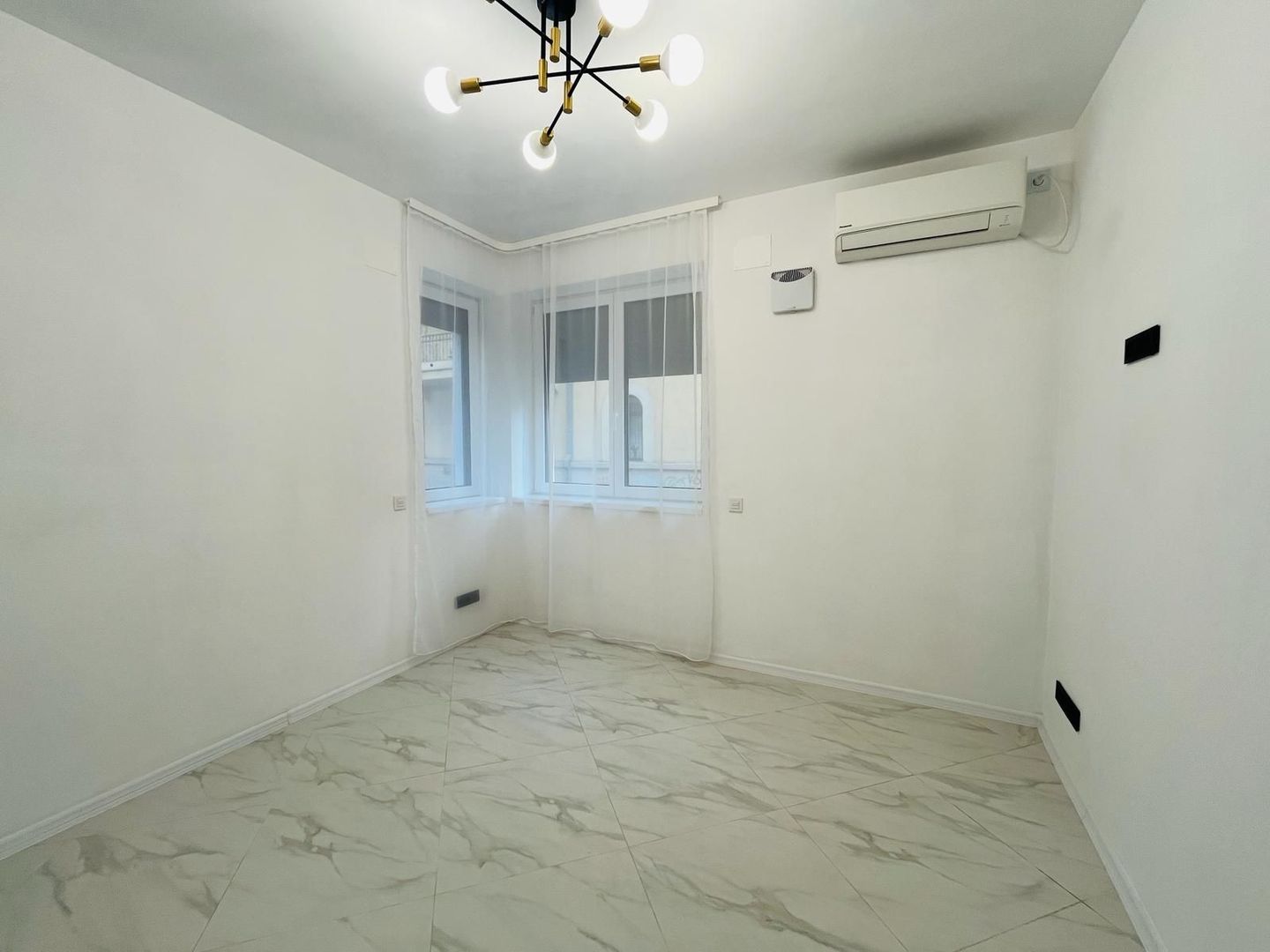 Duplex 5 camere ( Parter +Demisol) in Piata Romana - 8