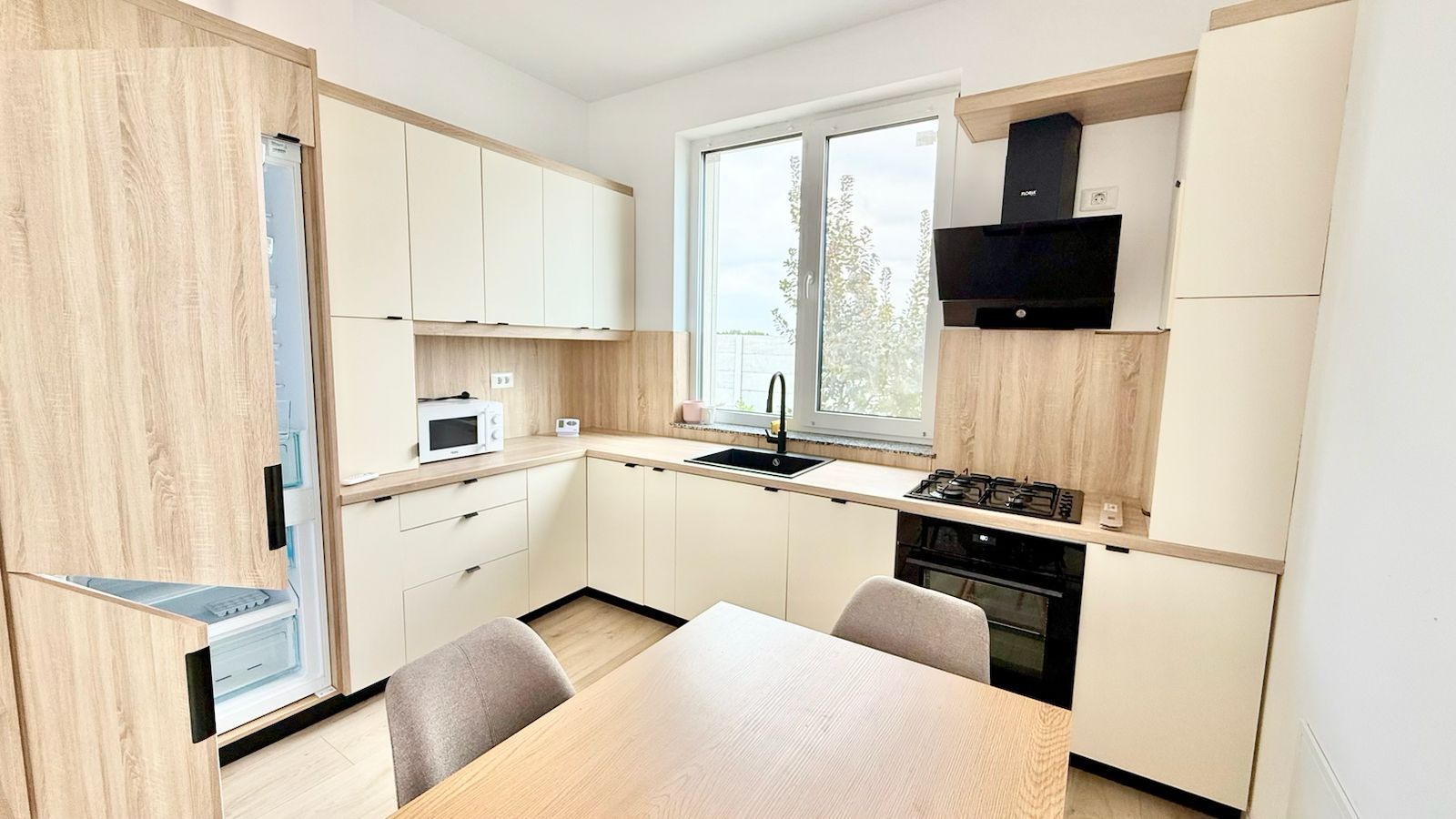 Vila noua 4 camere Parter, 500mp,