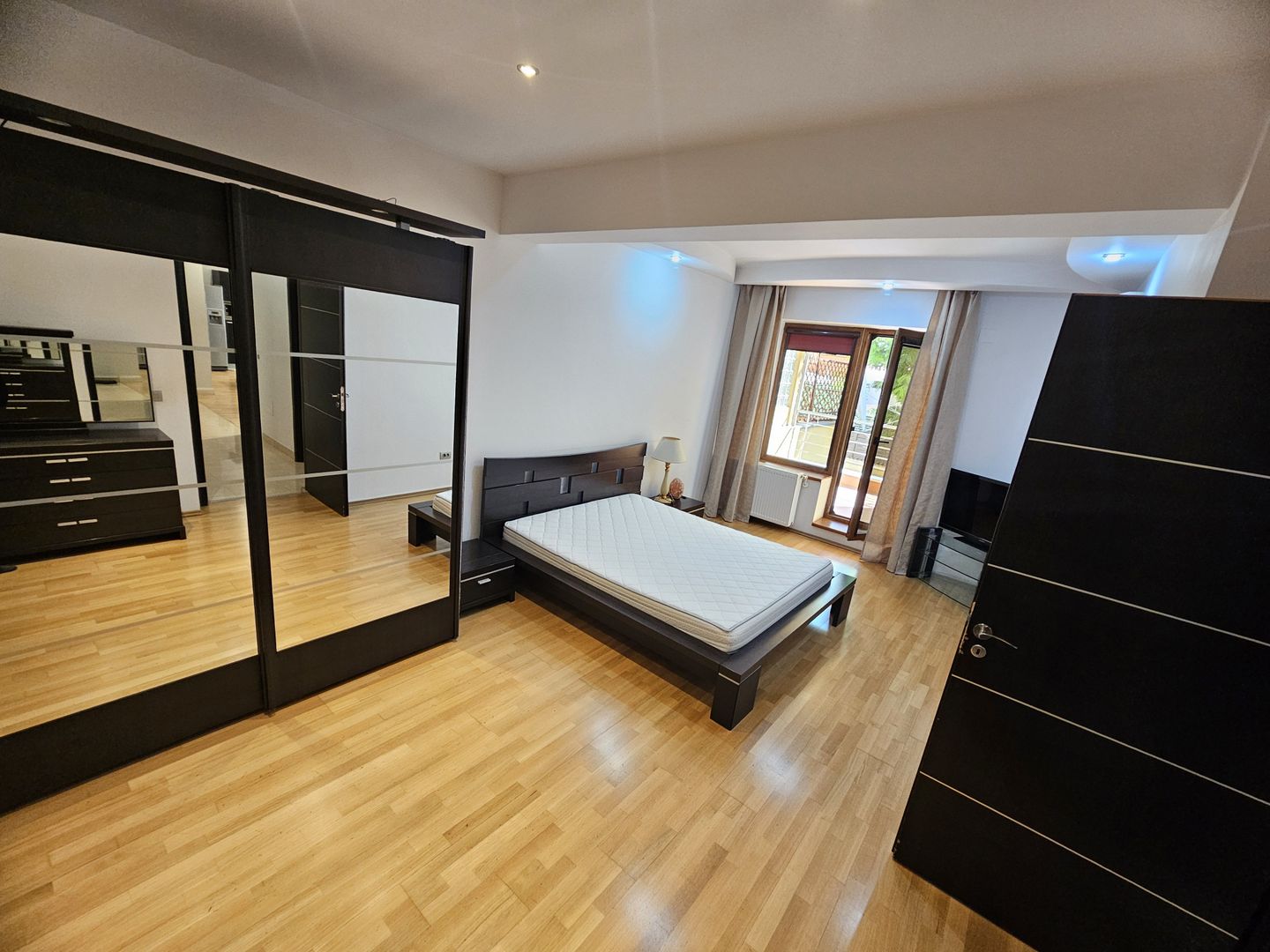 Inchiriere 3 camere, Cartier Herastrau - 17