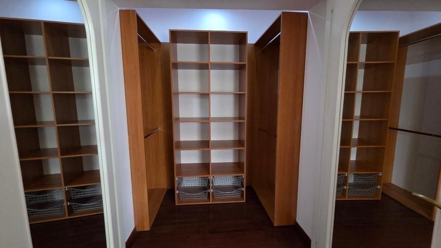 Apartament decomandat 4 camere, lux, în Primăverii, București