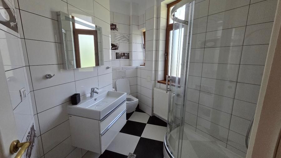 Apartament decomandat 4 camere, lux, în Primăverii, București