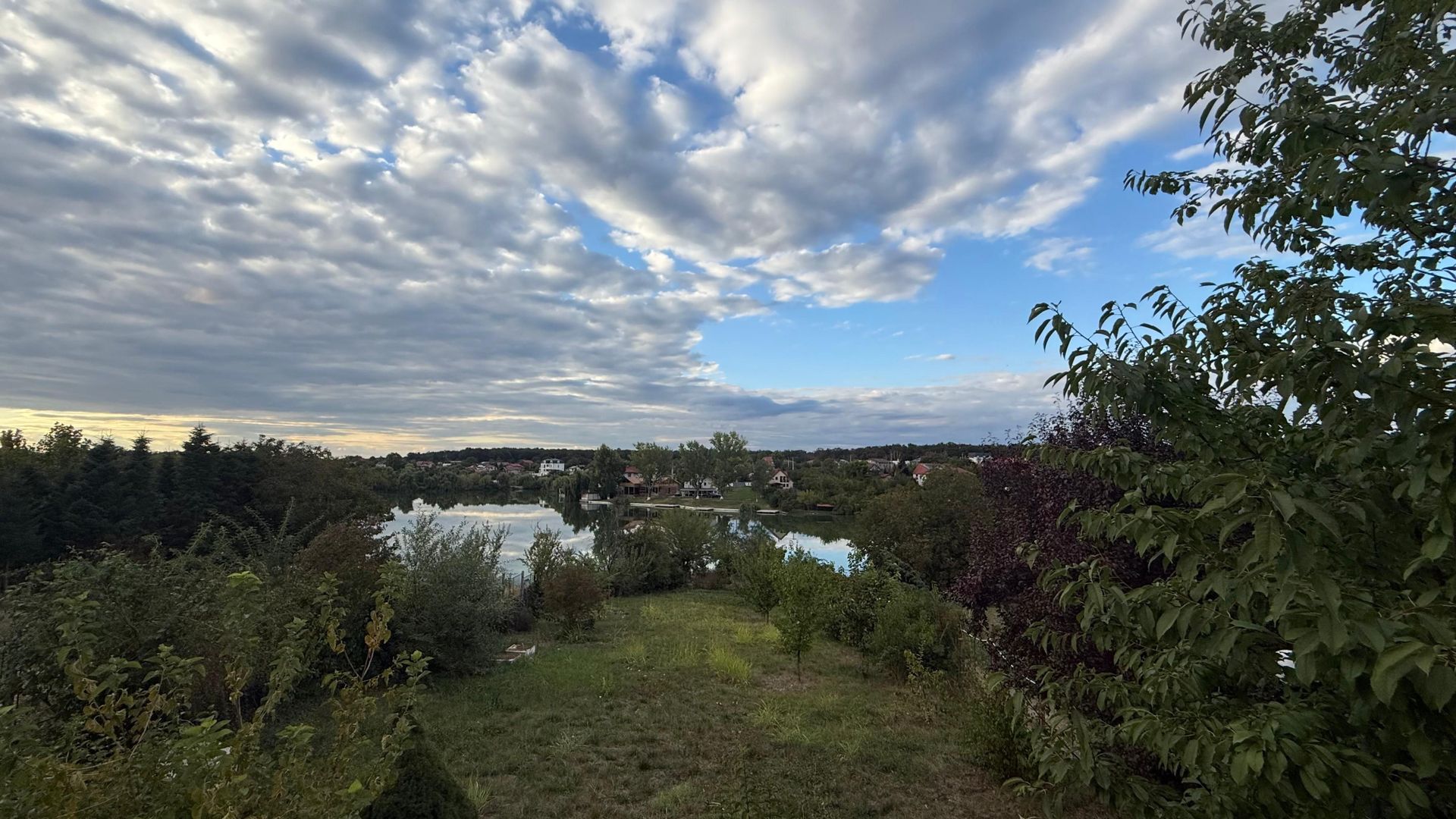 Vilă cu deschidere la lac Balotesti - 10
