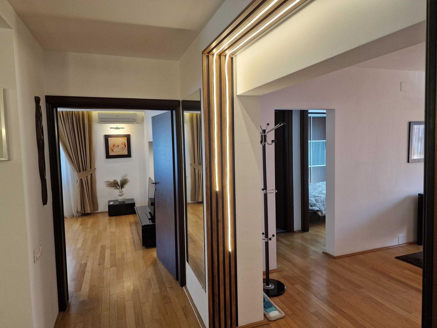 Apartament 4 camere | Bd. Decebal | 100 mp | Etaj 5/8 | 2 băi - 8