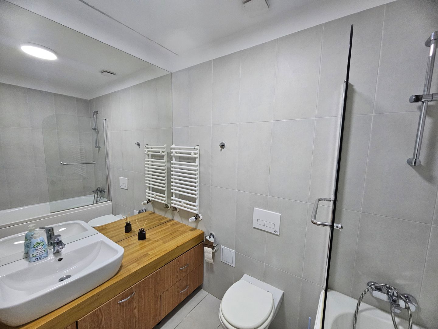 2 camere – 5min de MegaMall - 9