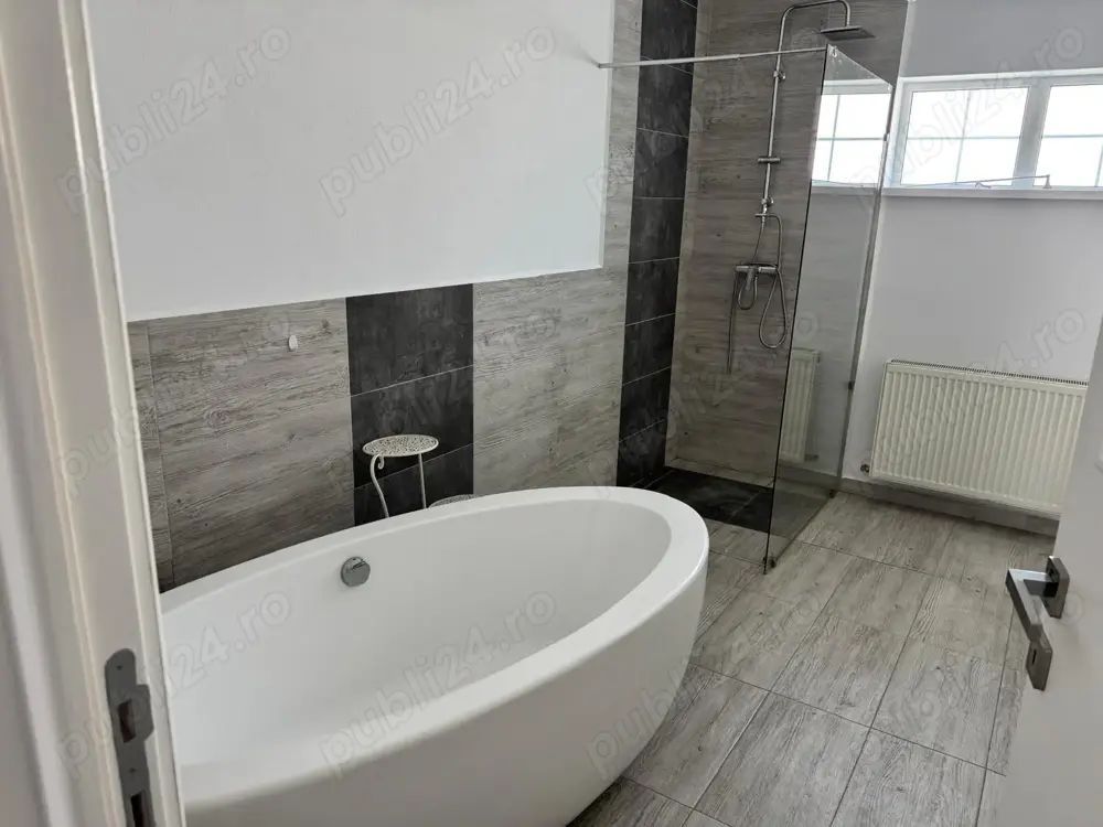Vila Piscina de inchiriat - 8/10