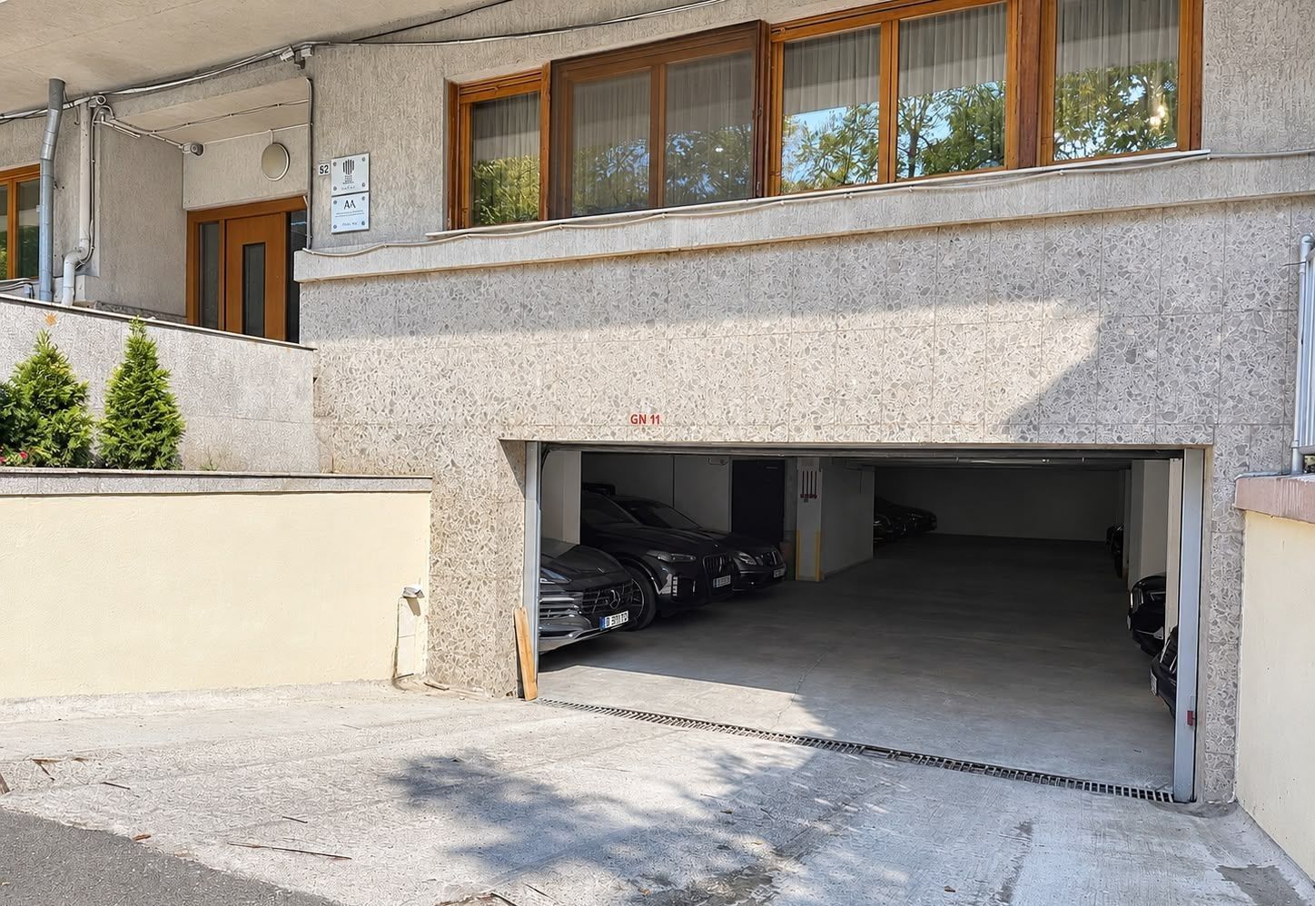 Aviatorilor | 200 mp | 5 camere | Garaj + boxă | 0% comision - 15