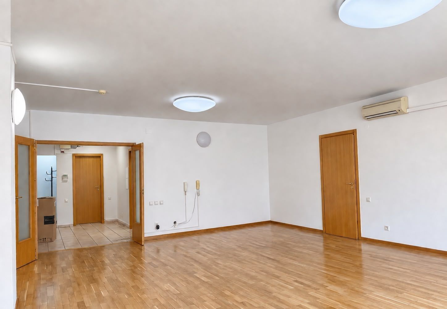 Aviatorilor | 200 mp | 5 camere | Garaj + boxă | 0% comision - 7