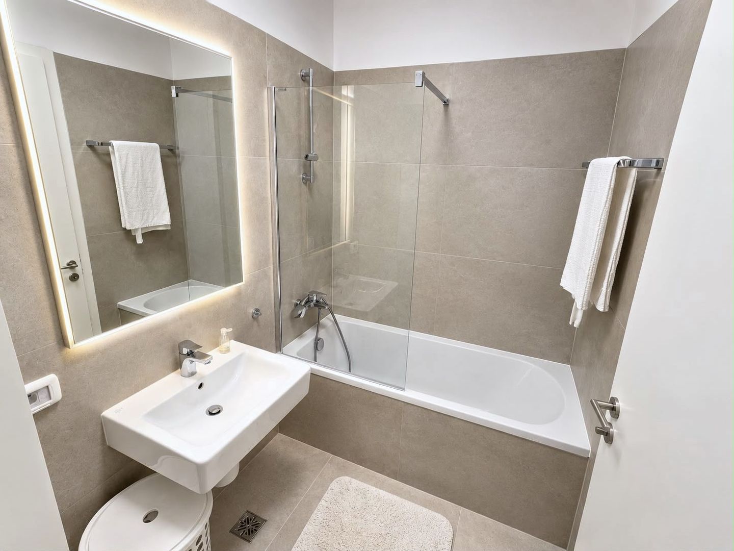 WIN HERASTRAU 2 rooms -Parking spot included-