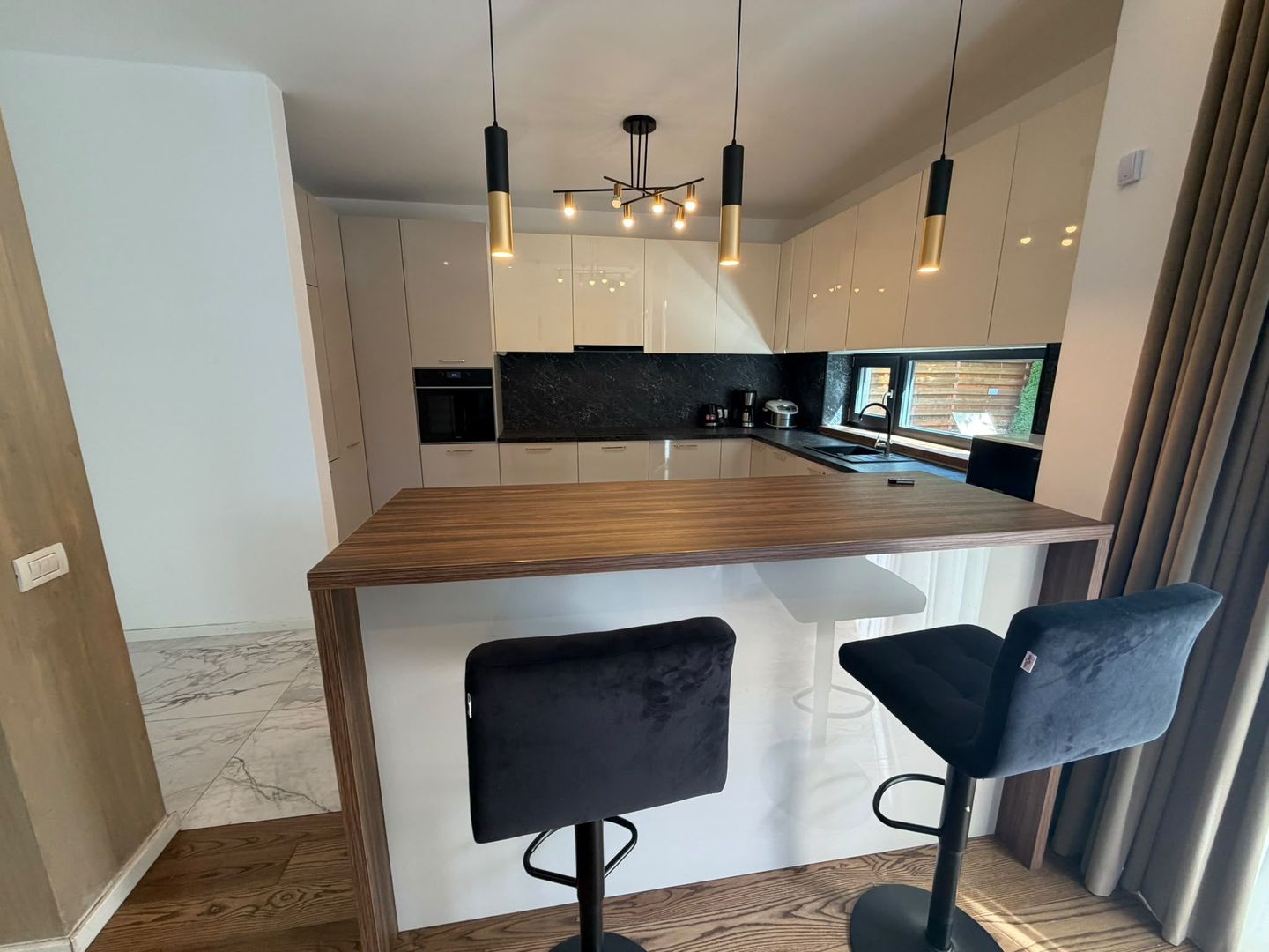 5-Room Villa - Iancu Nicolae - Private Pool - 3/4
