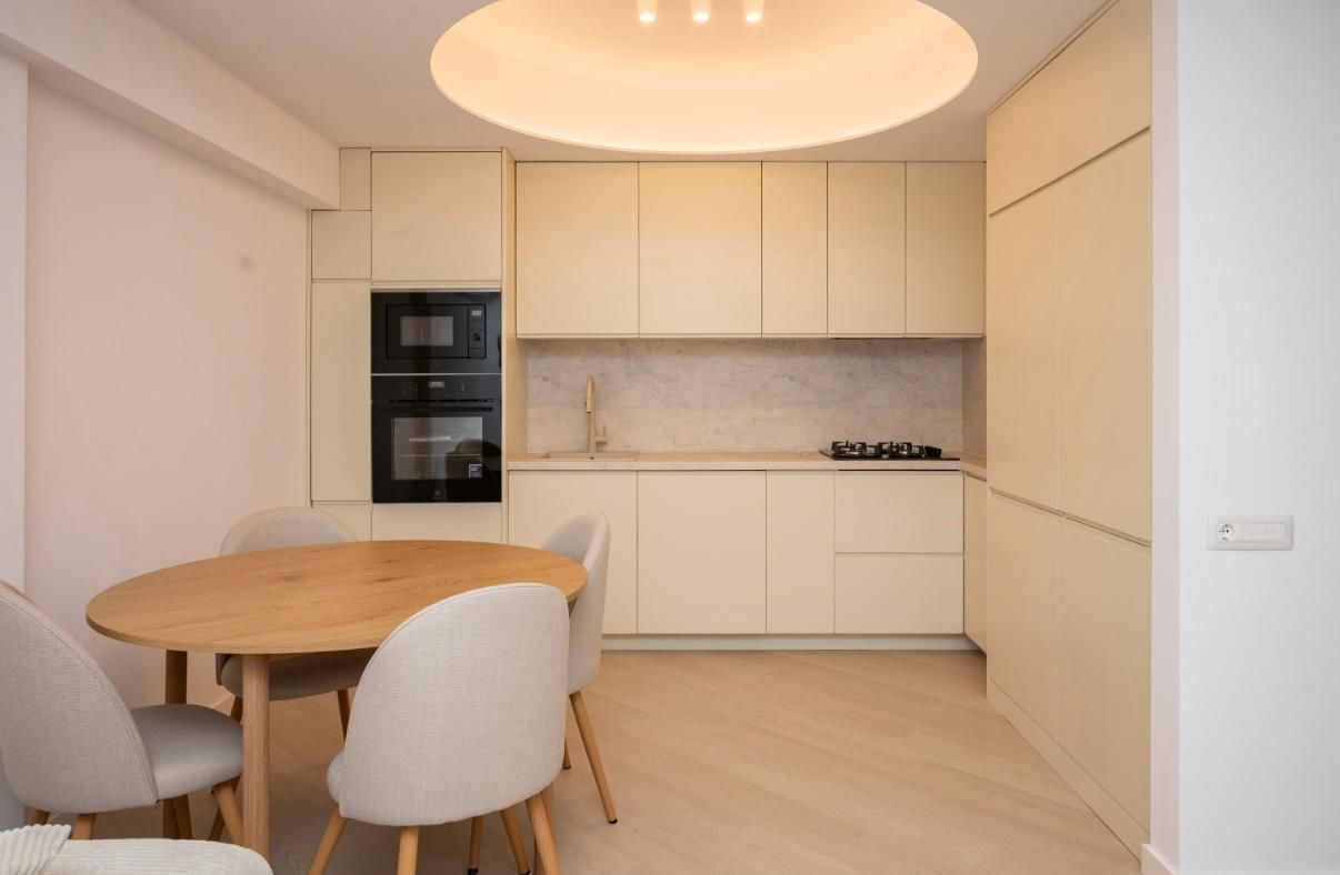 3 Camere de închiriat | Pipera | Loc de parcare inclus