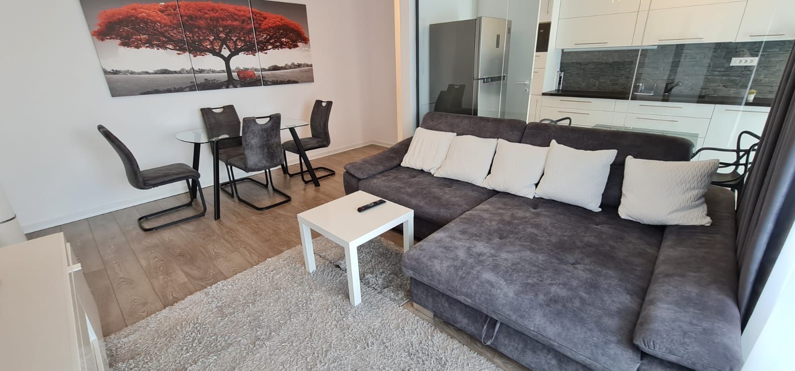 Apartament 3 camere zona Aviatiei spre inchiriere/2 locuri de parcare