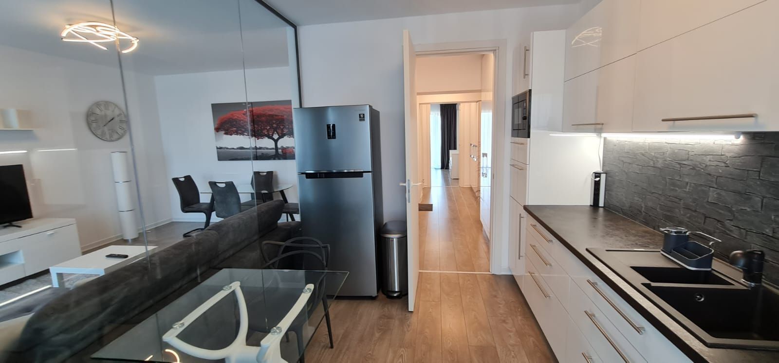 Apartament 3 camere zona Aviatiei spre inchiriere/2 locuri de parcare - imagine 3