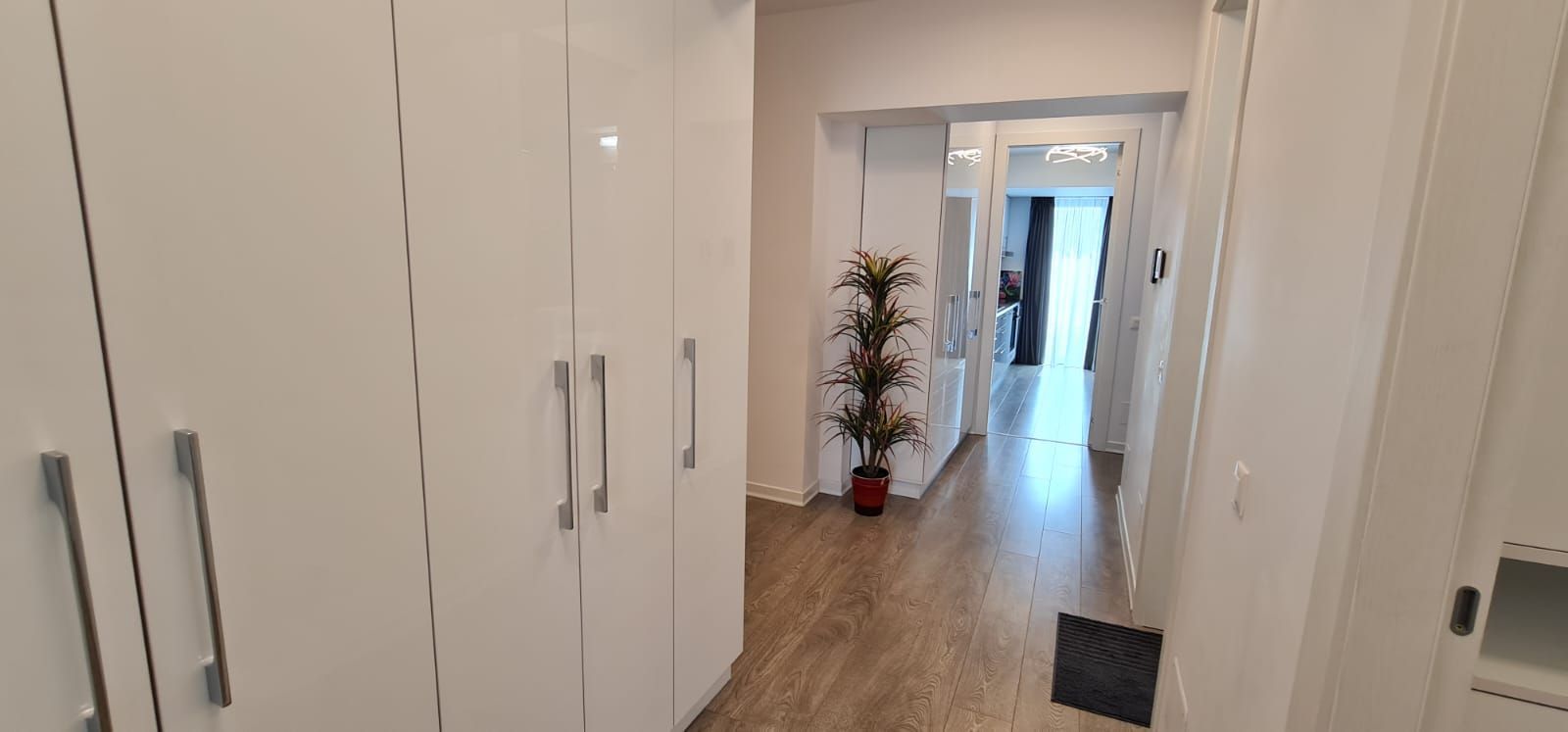 Apartament 3 camere zona Aviatiei spre inchiriere/2 locuri de parcare