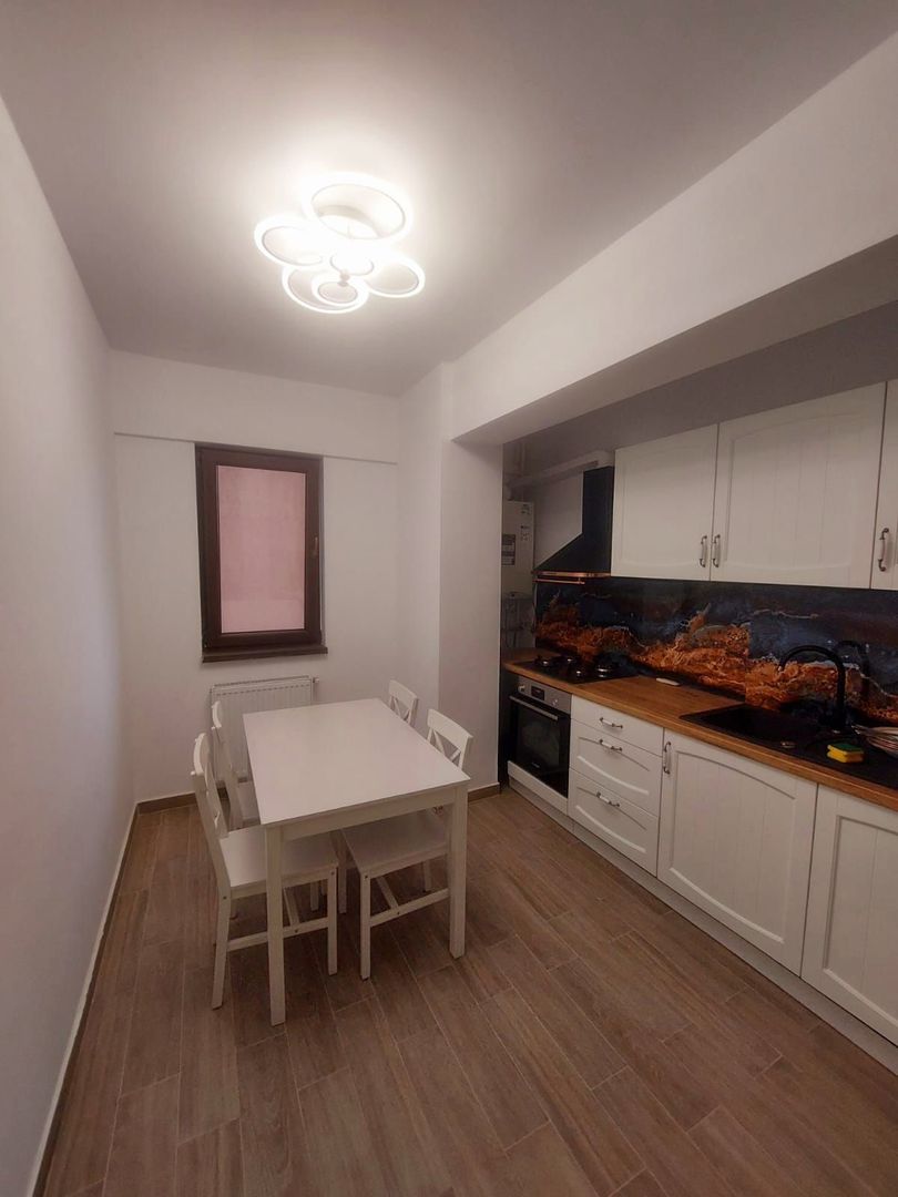 Apartament 4 camere de închiriat /  Bucurestii Noi