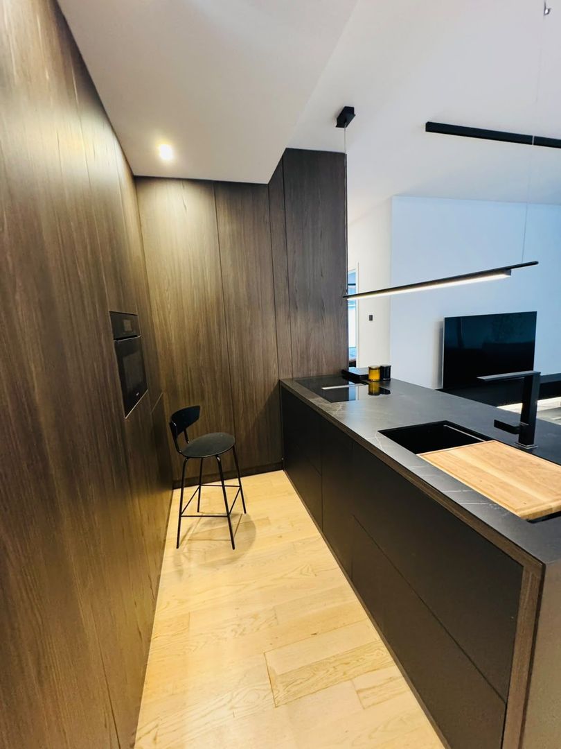 Apartament 3 camere Piata Romana/Bloc nou/Curte 131mp/Parcare - 6/10