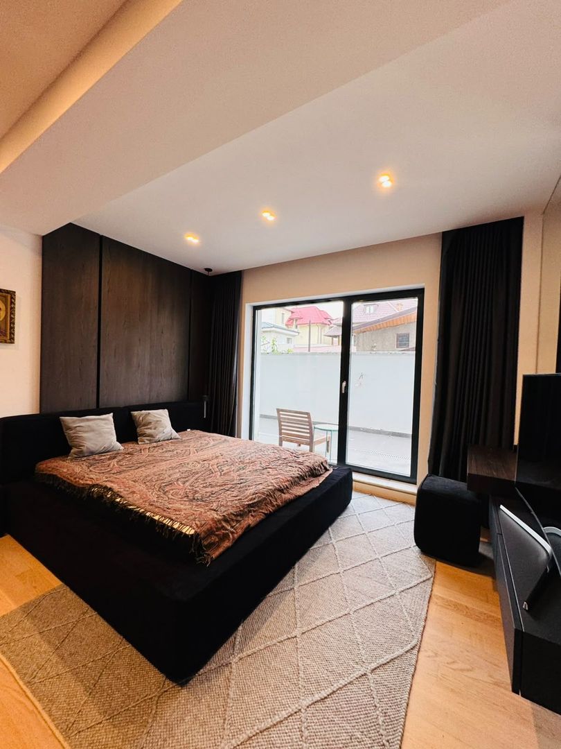 Apartament 3 camere Piata Romana/Bloc nou/Curte 131mp/Parcare - 7/10