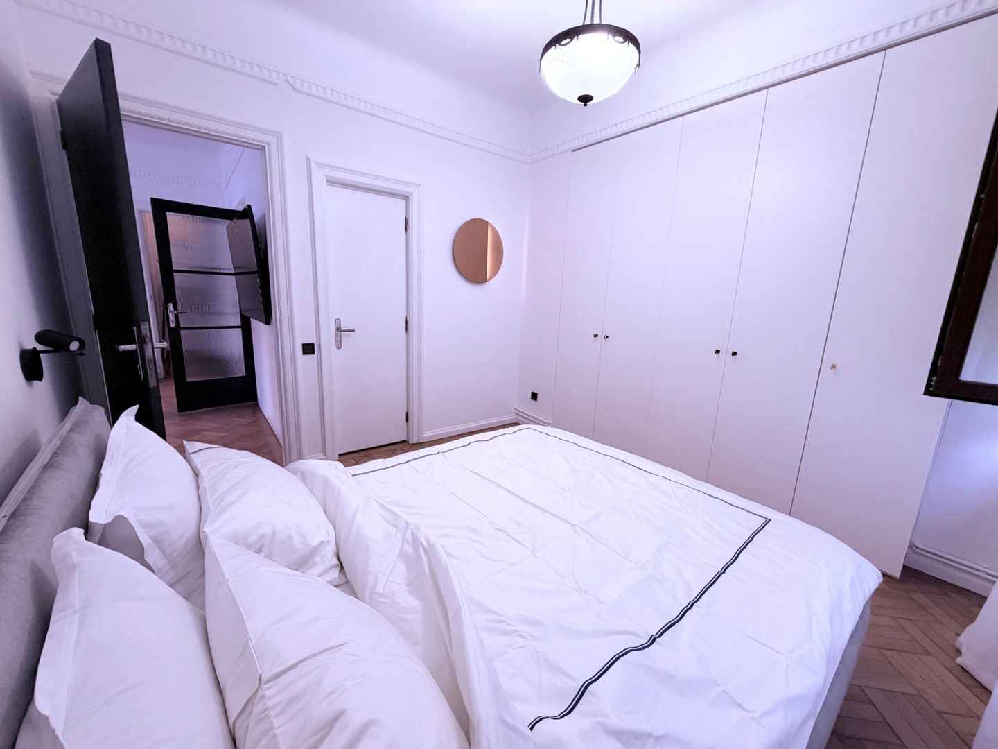 Apartament 3 camere Piata Romana/ Renovat / Centrala proprie/ Metrou