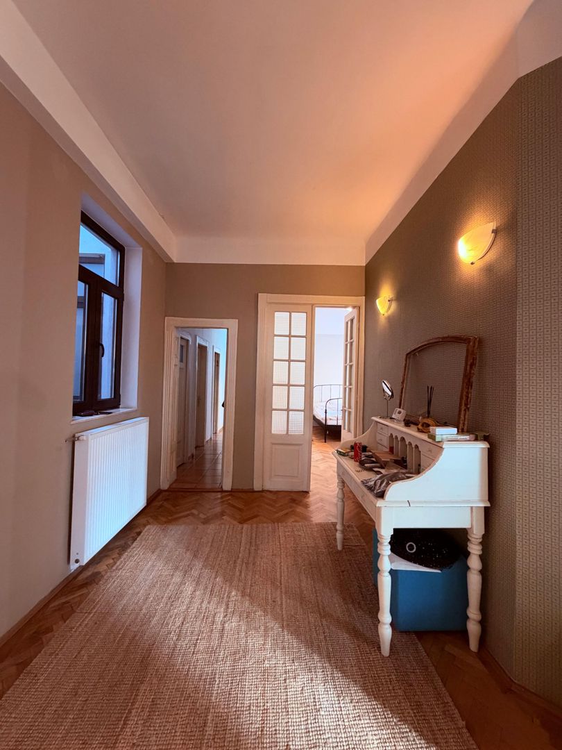 Apartament 4 camere Dorobanti in Imobil de tip Casa/Vila