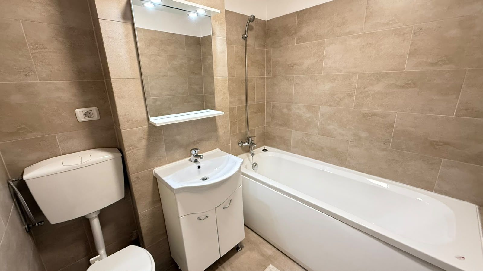 **Apartament disponibil pentru închiriere | Finisaje moderne**