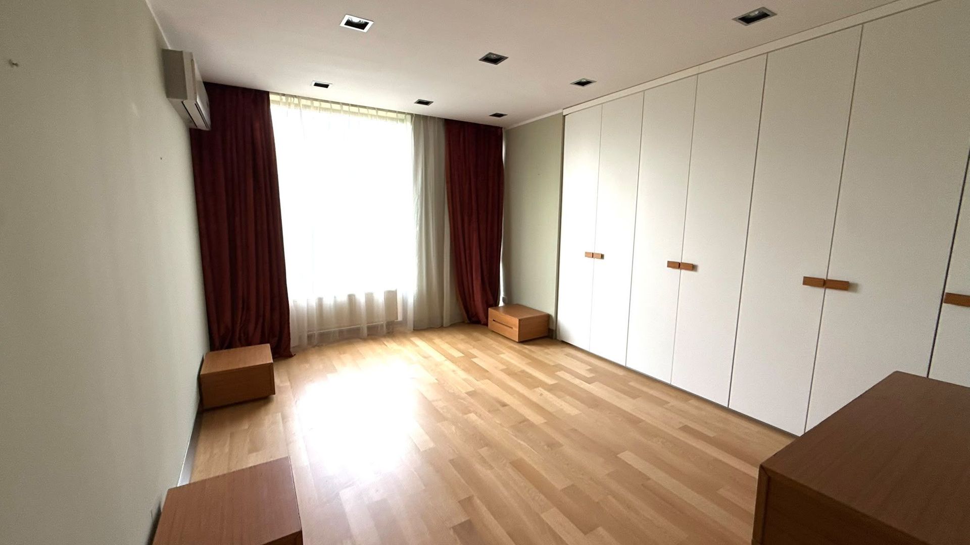 Apartament 4 camere | Vedere la lac | Piscină | Parcare inclusă - 8