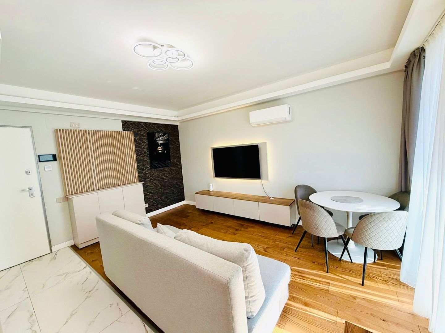 Apartament 2 camere de inchiriat / Unirii/ Curte 44mp/ Parcare - 2