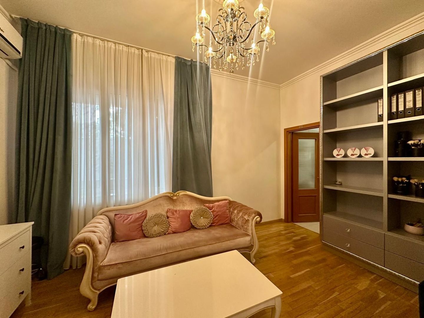 Spatiu de Birouri | 160 mp | Piata Romana | Intrare privata cu bariera