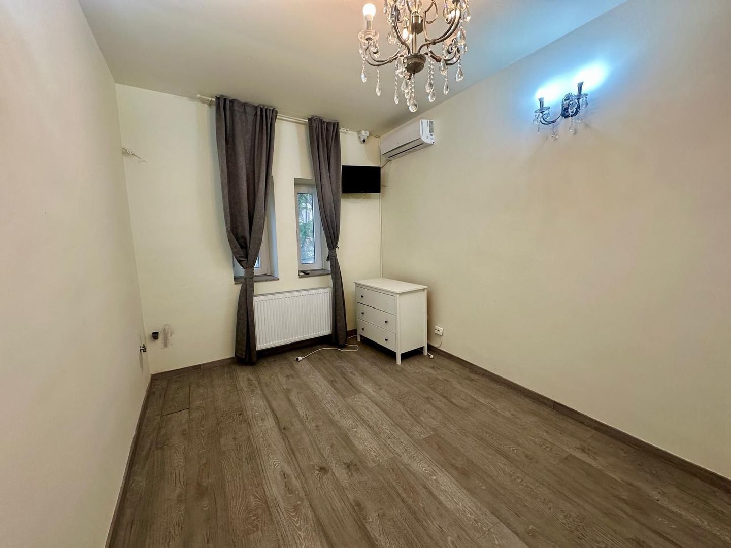 Spatiu de Birouri | 160 mp | Piata Romana | Intrare privata cu bariera - 10