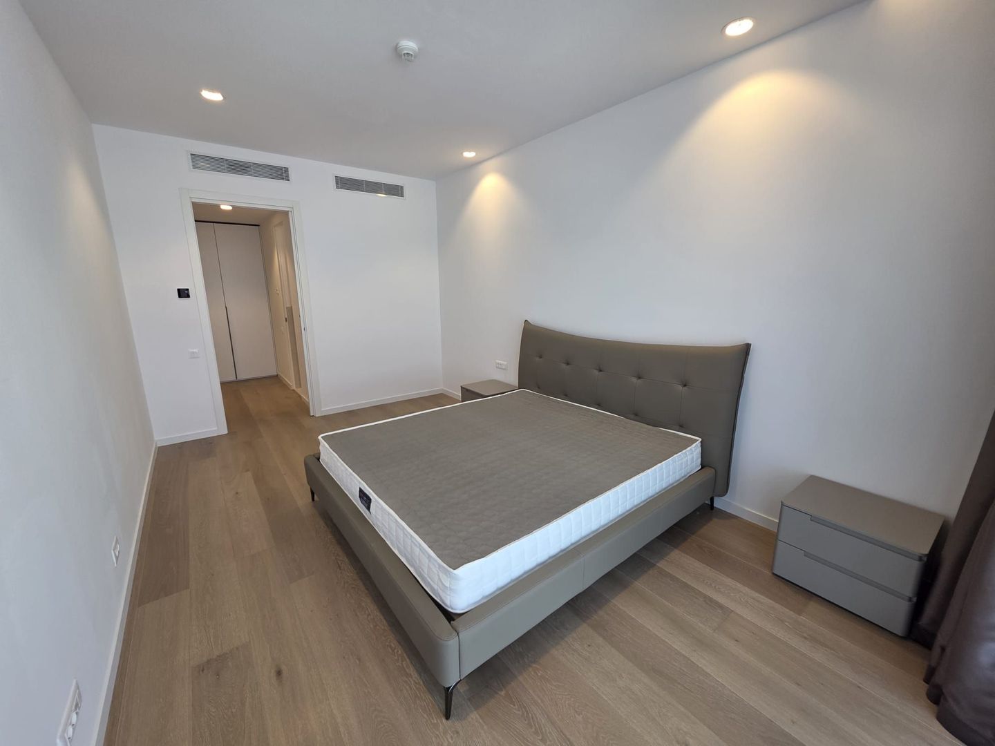4-Room Apartment for Rent // Up-site // Parking Included // Spa - 19