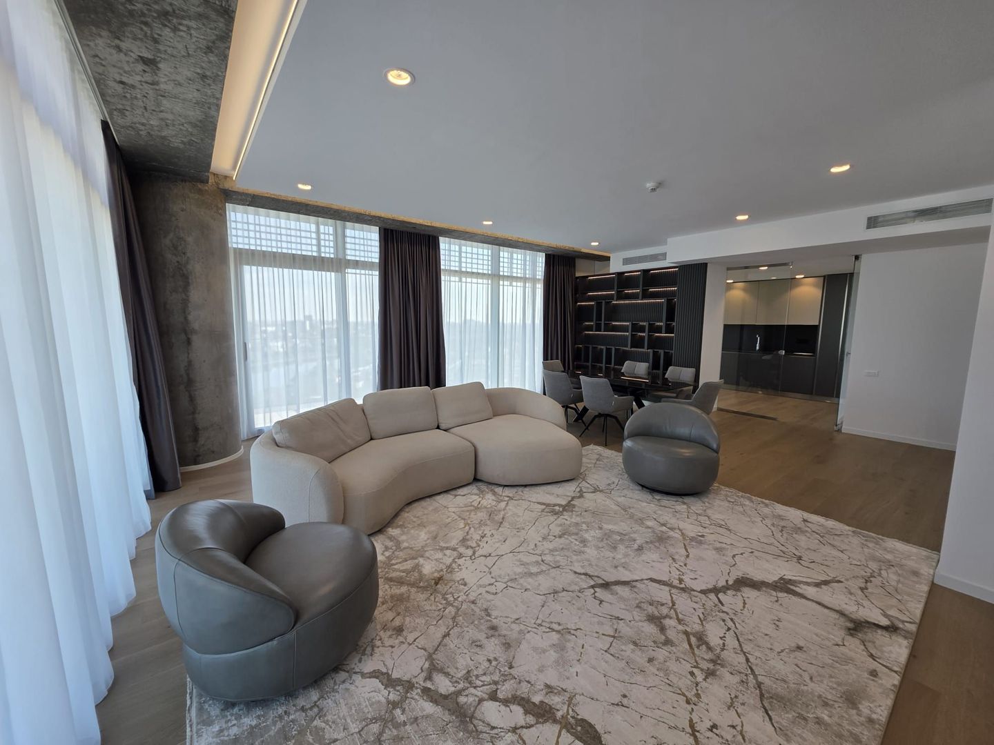 4-Room Apartment for Rent // Up-site // Parking Included // Spa - 3