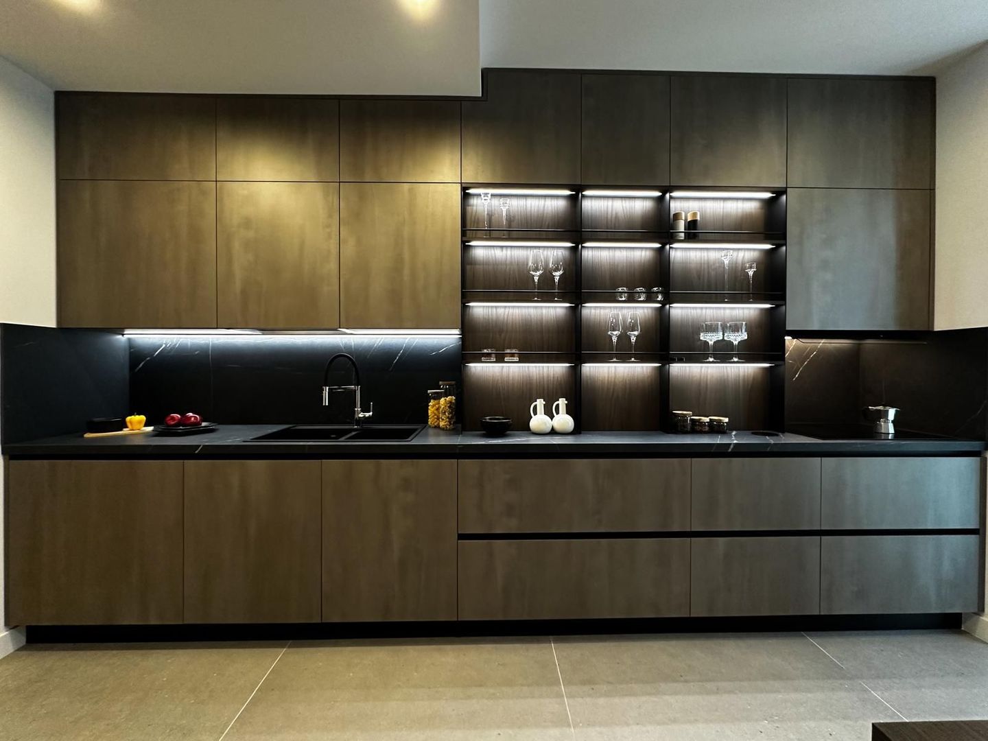 New | 4 Rooms | 200 sqm | Aviatorilor - 17