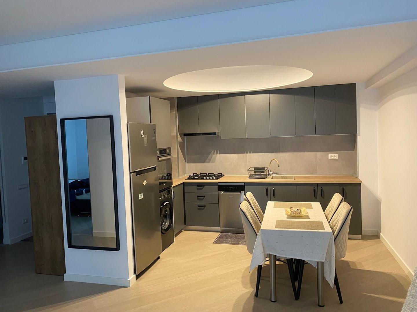 Apartament Premium cu 3 Camere și Terasă de 10 mp | Mobilat Lux - 1/10