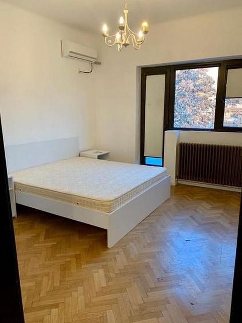 Apartament de 3 camere de închiriat, zona Universitate - 4/5