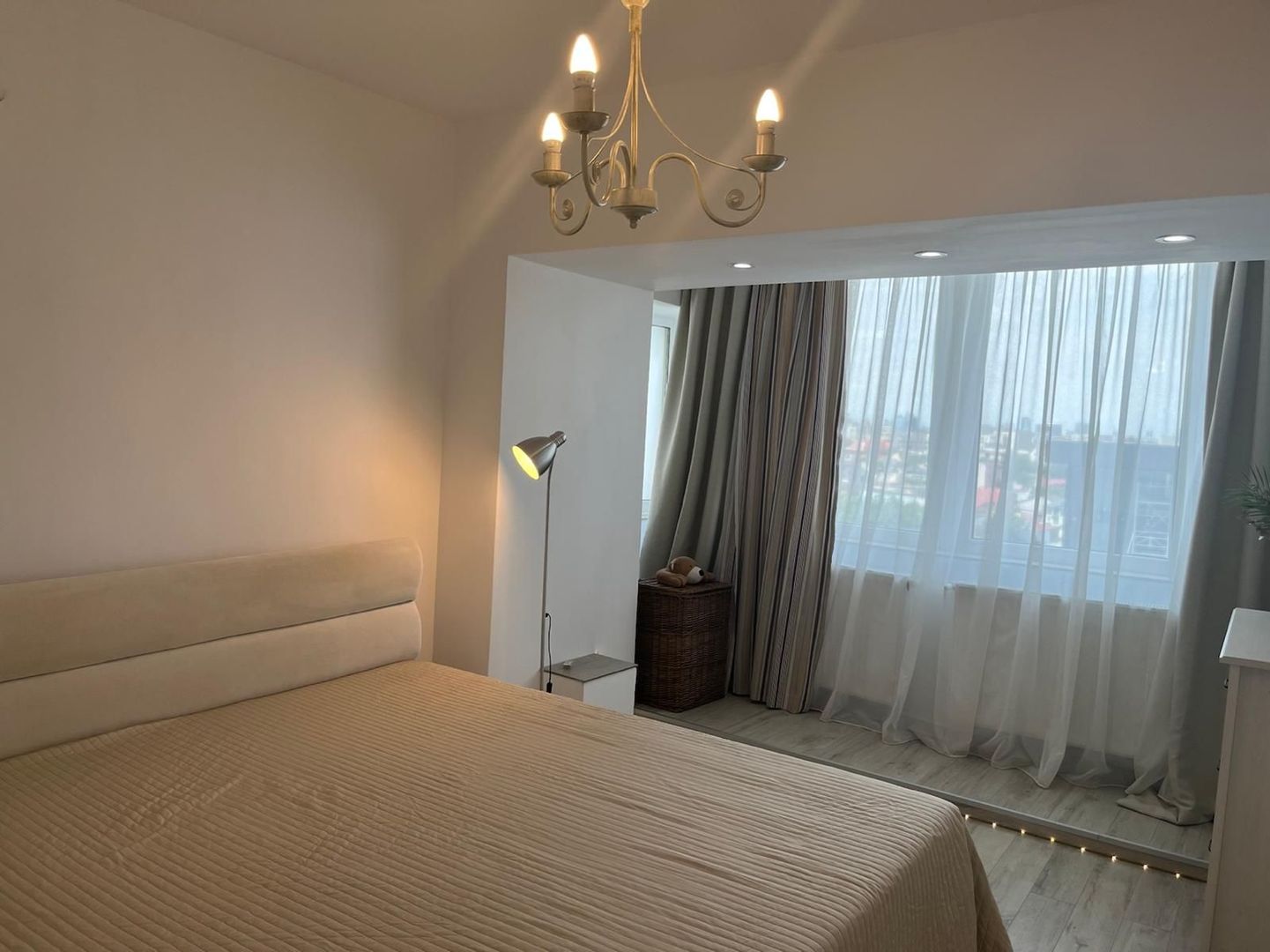 Apartament de 3 camere de închiriat, zona Decebal - 3/7