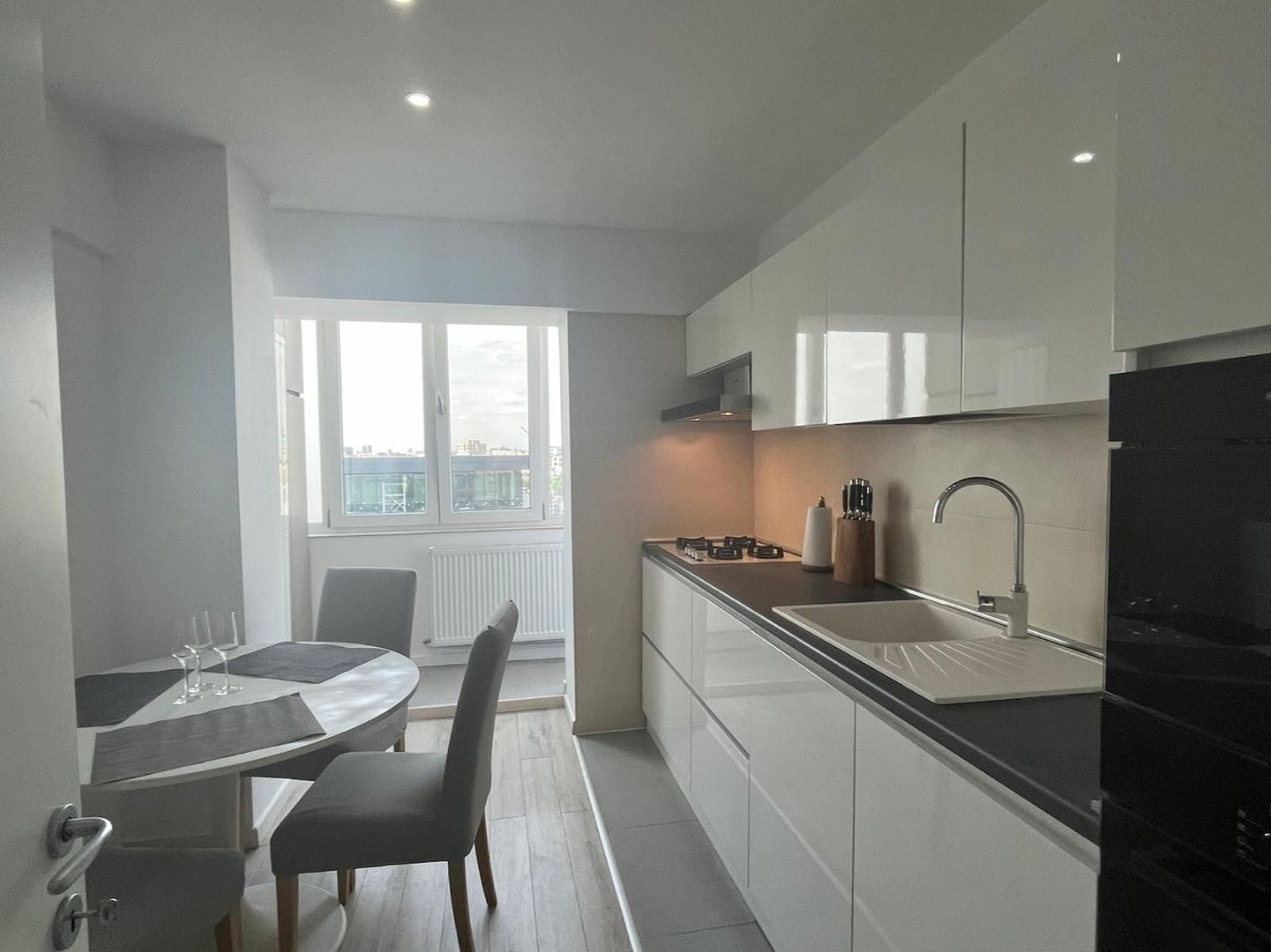 Apartament de 3 camere de închiriat, zona Decebal - 5/7