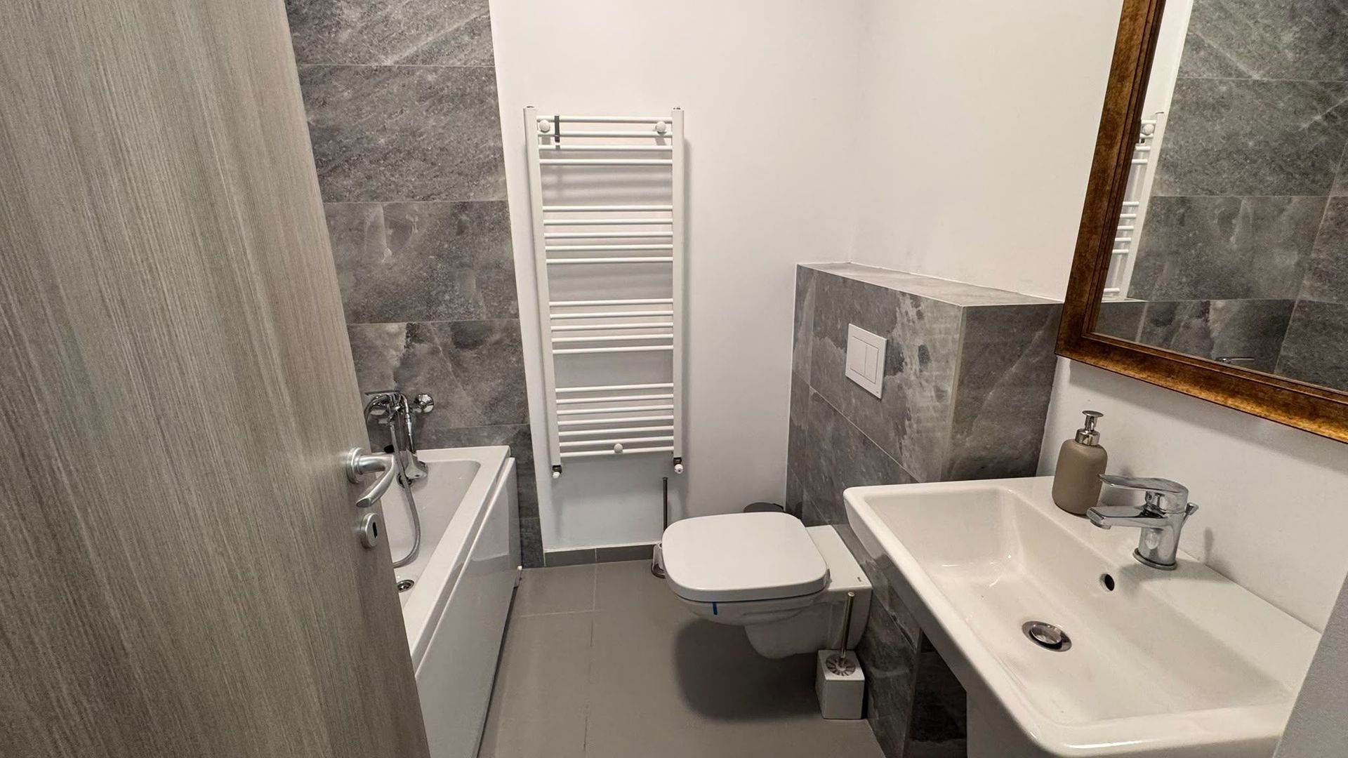 Apartament 3 camere Calea Călărași/ Bloc nou/ Parcare - 6/7