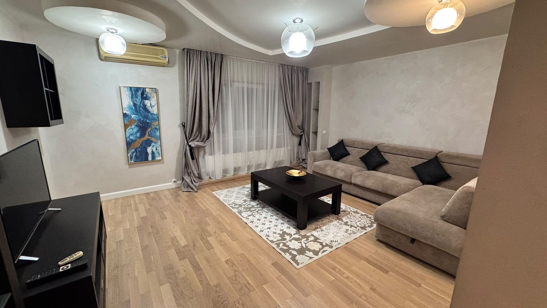 Apartament de 3 camere, zona Piața Muncii