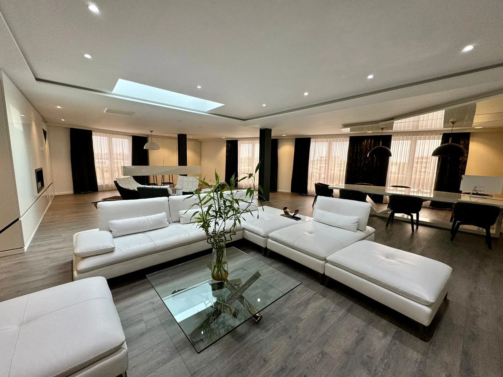 PENTHOUSE - 5 CAMERE - HERASTRAU - TERASA SPATIOASA  - 5