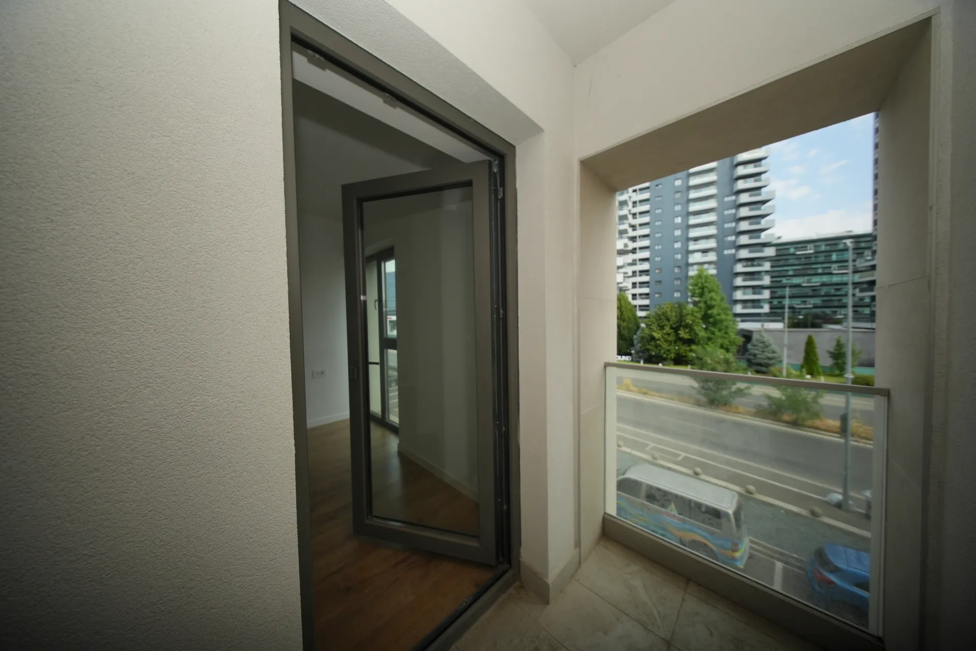 2 CAMERE - BLOC NOU - LANGA METROU PIPERA - 8/10