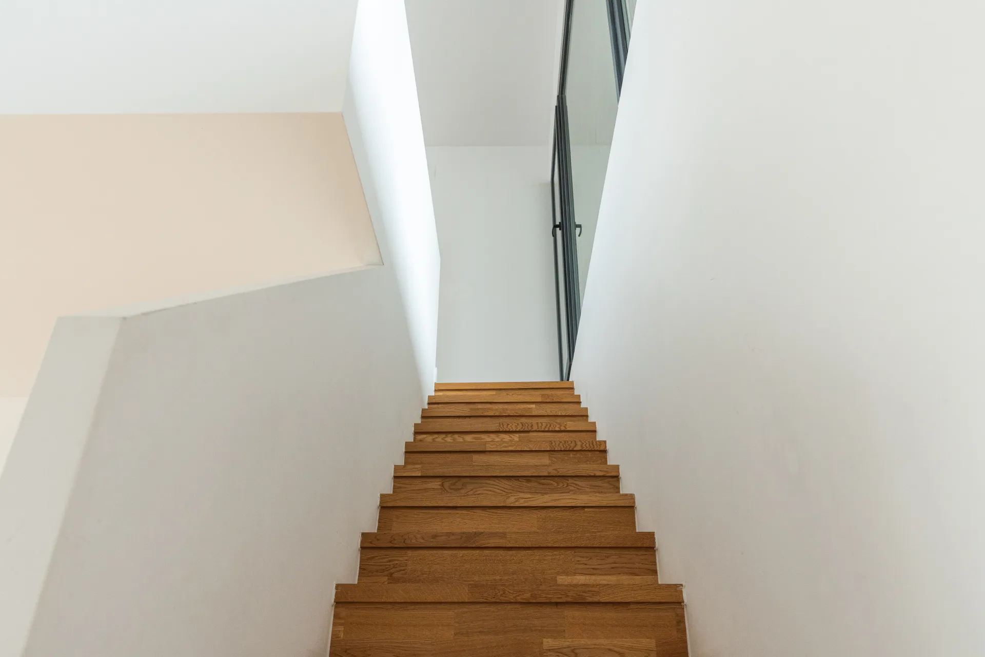 VILA 5 CAMERE - PIPERA - COMPLEX PRIVAT LANGA LAC - 5/10