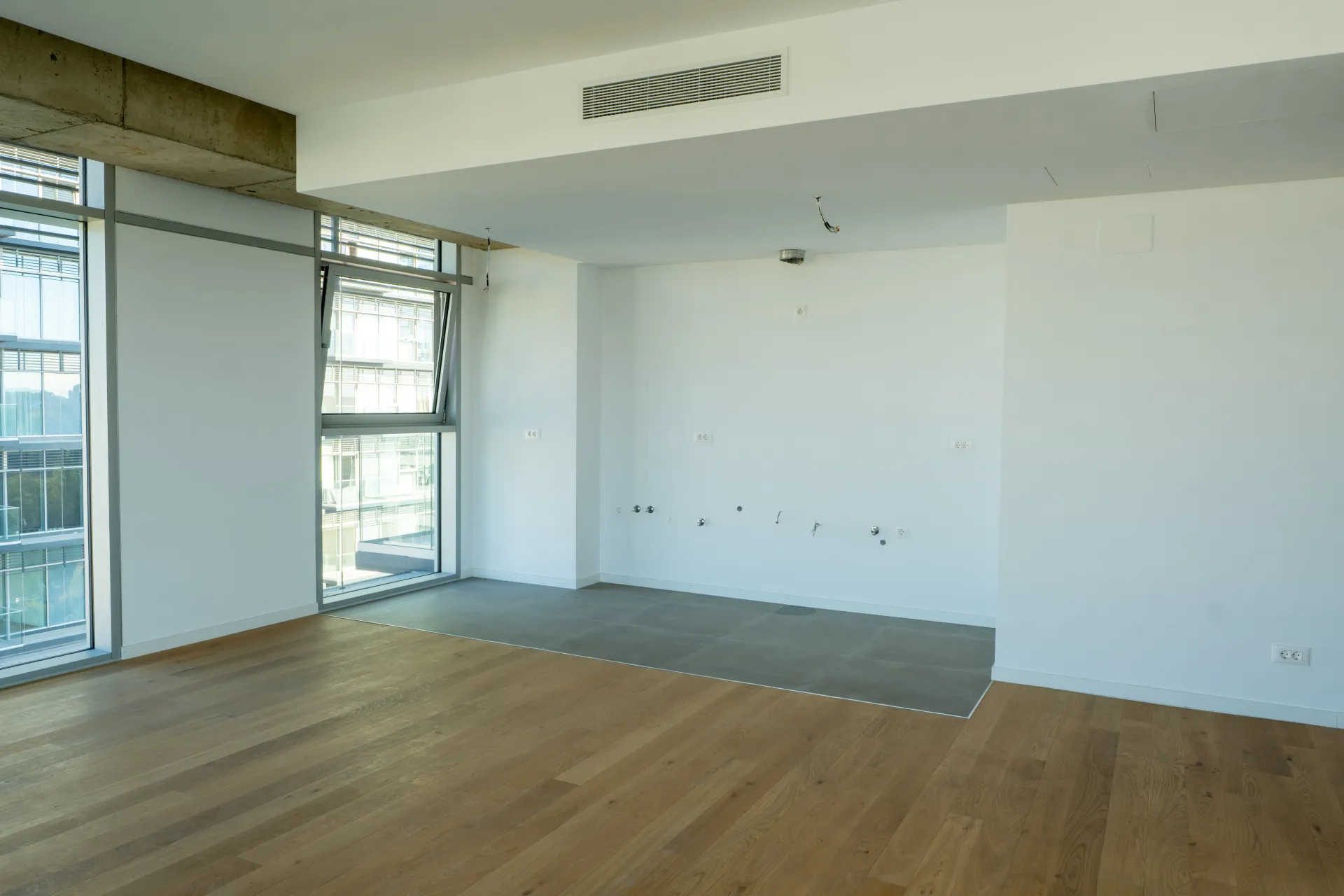 FLOREASCA - 4-ROOM APARTMENT - VIEWS TOWARDS PROMENDA - imagine 3