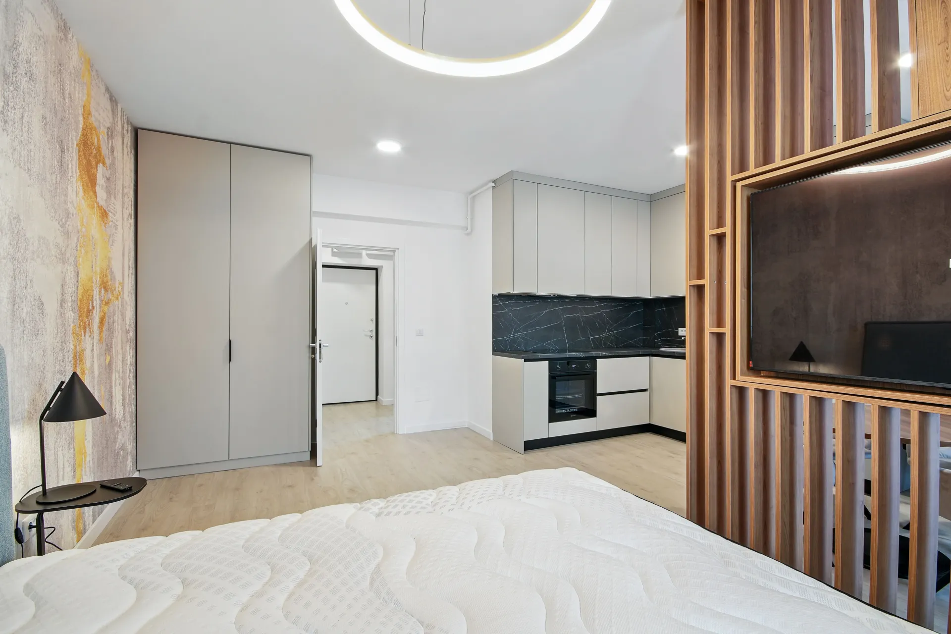 STUDIO ROND OMV PIPERA - 1/4
