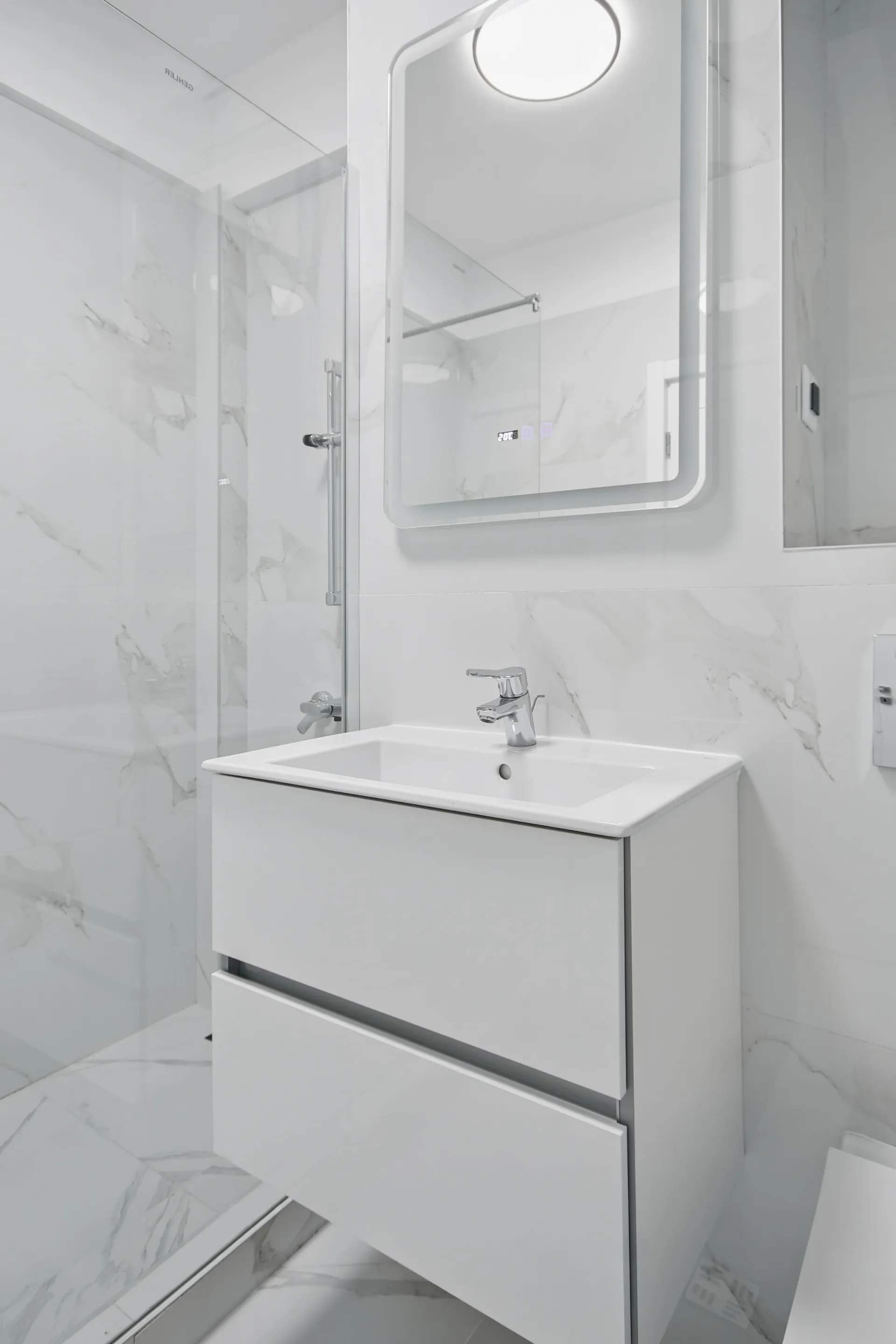 ONE-ROOM APARTMENT - OMV PIPERA ROUNDABOUT - 28